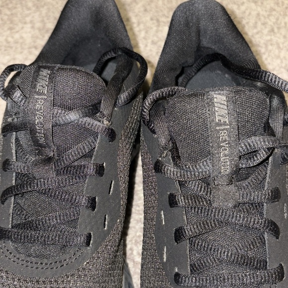 Nike Running Shoes - Picture 3 of 5